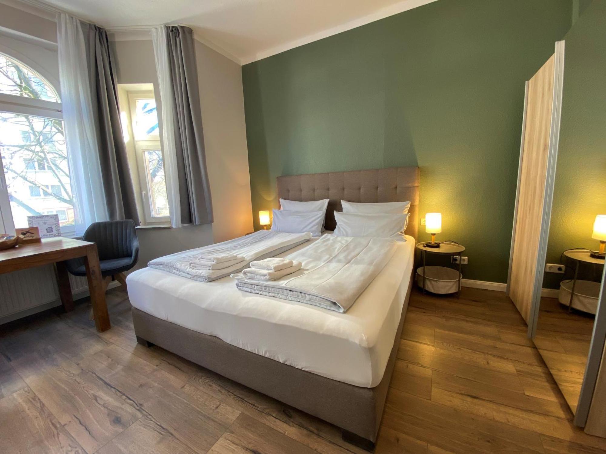 Amaroo - Gaestehaus “charlottenhof”