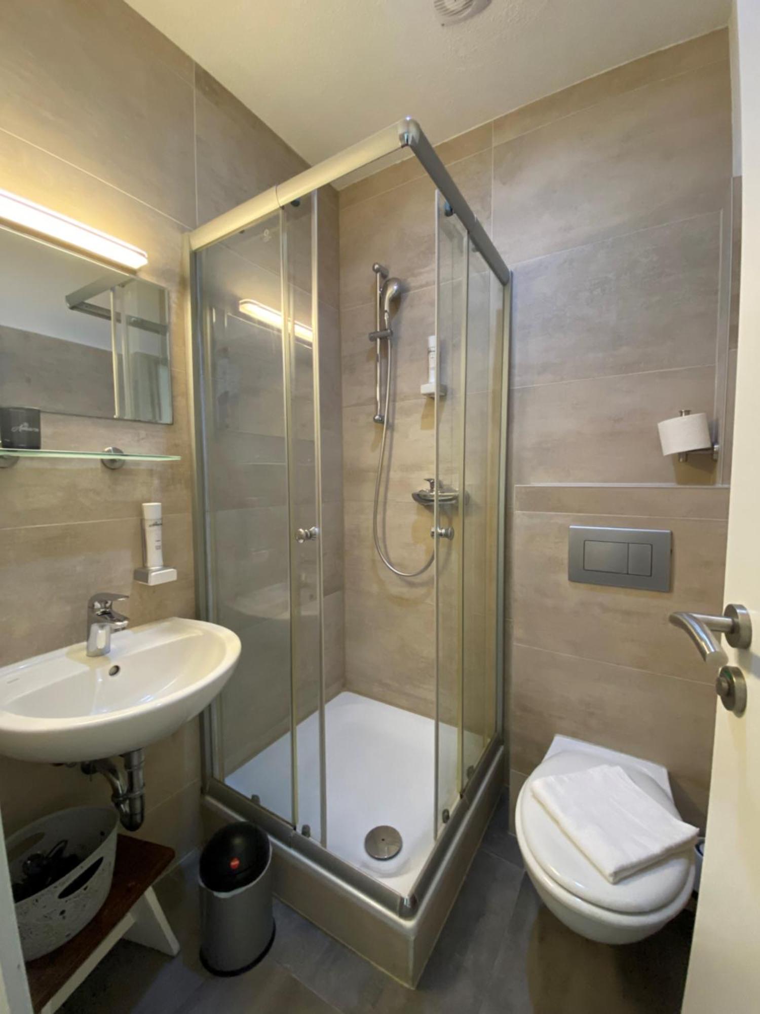 Inn Amaroo - Gaestehaus “charlottenhof”