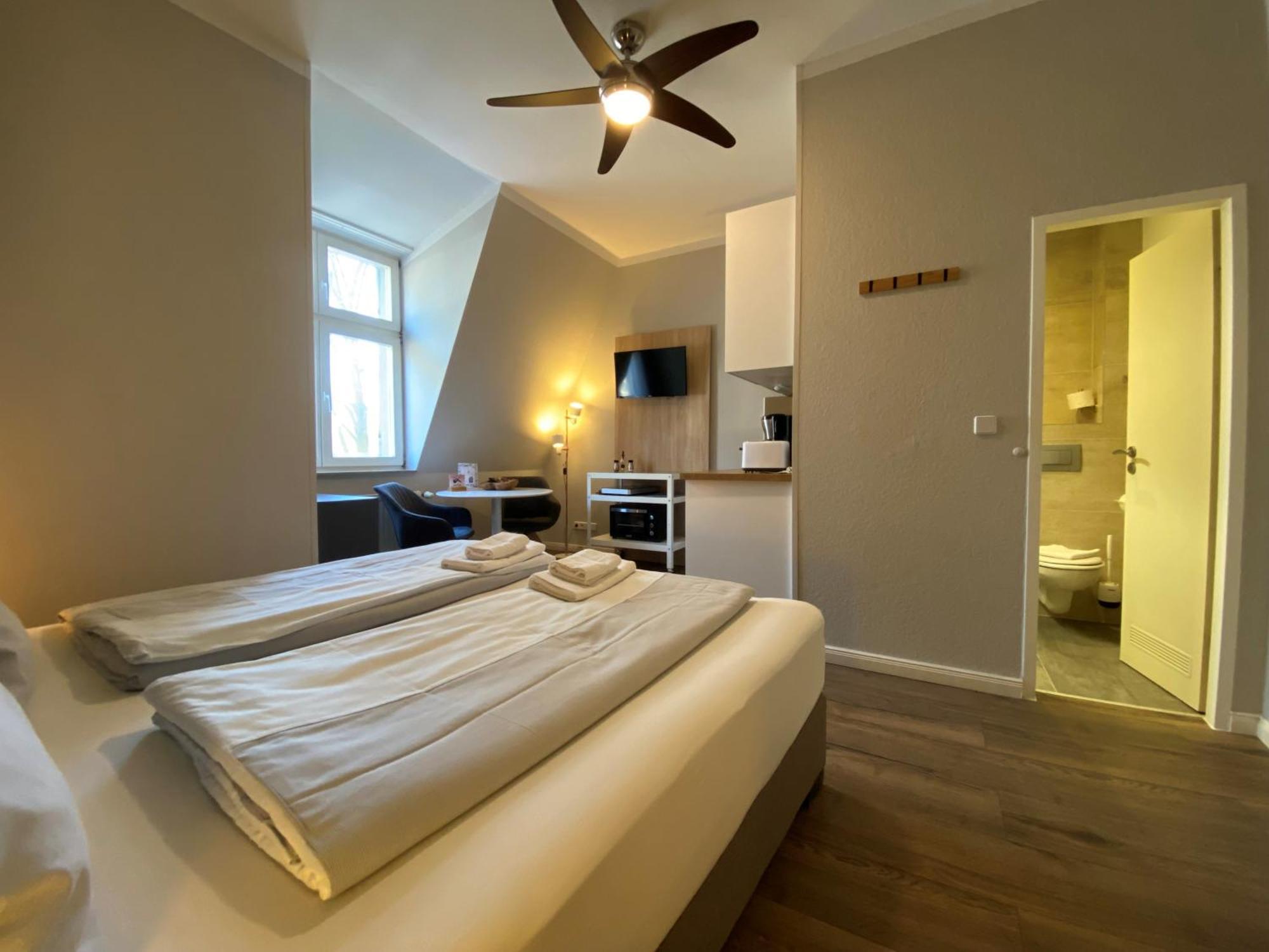 Amaroo - Gaestehaus “charlottenhof” Inn 2*