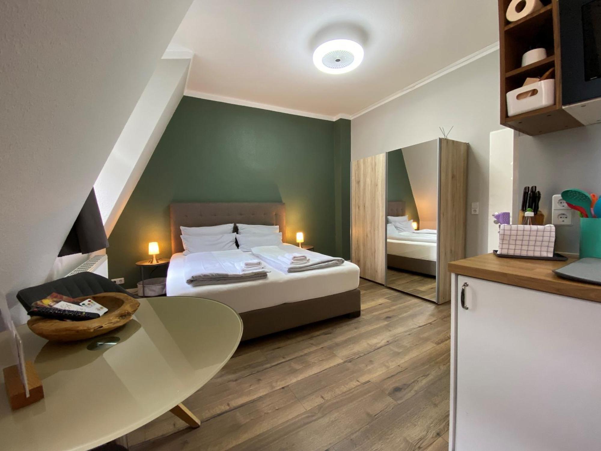 Inn Amaroo - Gaestehaus “charlottenhof” Potsdam